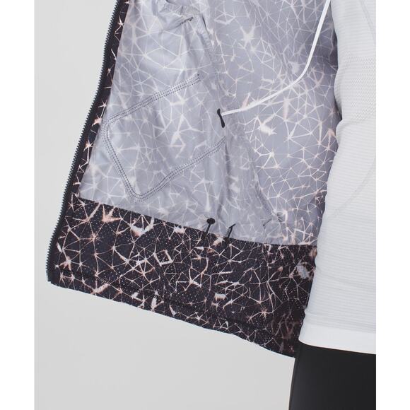 LuluLemon Women’s Miss Misty Jacket II Star Crushed Multi Waterproof - Size 2 - Picture 4 of 10
